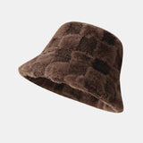 CHECKERED PLUSH BUCKET HAT